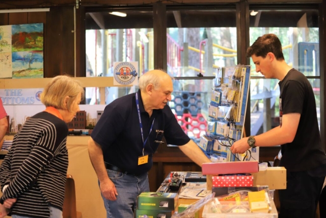 Preparing trade stand